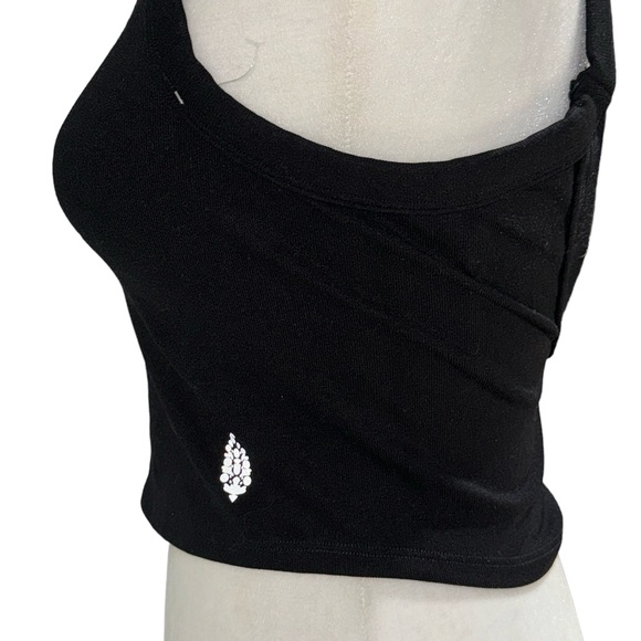 FREE PEOPLE MOVEMENT WOMEN’S WORKOUT TOP SIZE MED/LARGE IN BLACK CROPPED NWOT - Picture 3 of 4